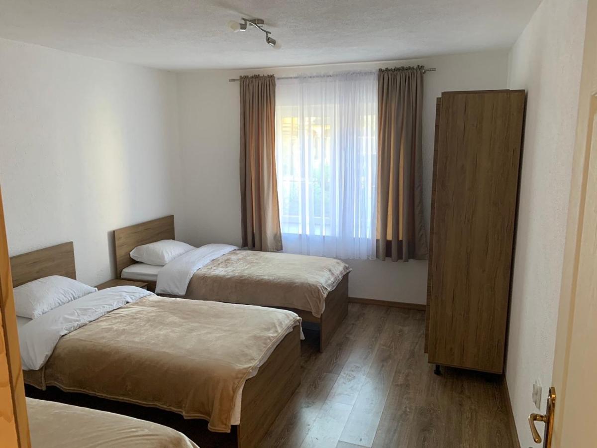 Lejla'S Guesthouse Gusinje ภายนอก รูปภาพ