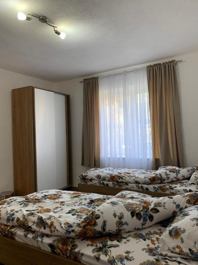 Lejla'S Guesthouse Gusinje ภายนอก รูปภาพ