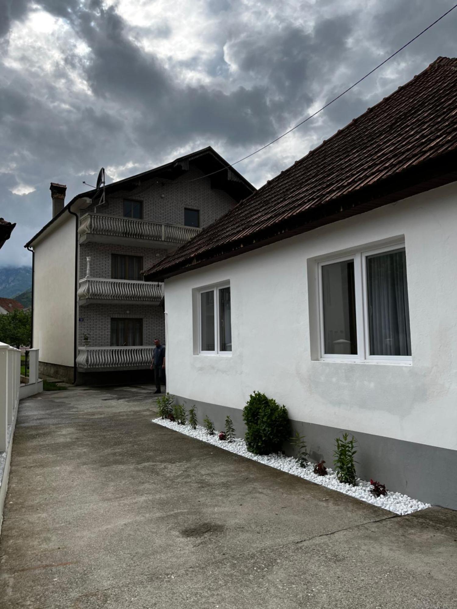 Lejla'S Guesthouse Gusinje ภายนอก รูปภาพ